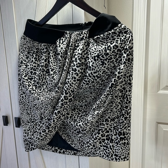 Worthington Black White Brown Leopard Skirt size 8 - Picture 1 of 3